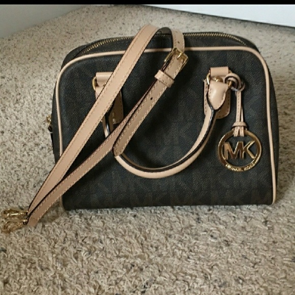 Michael Kors. - Picture 2 of 7